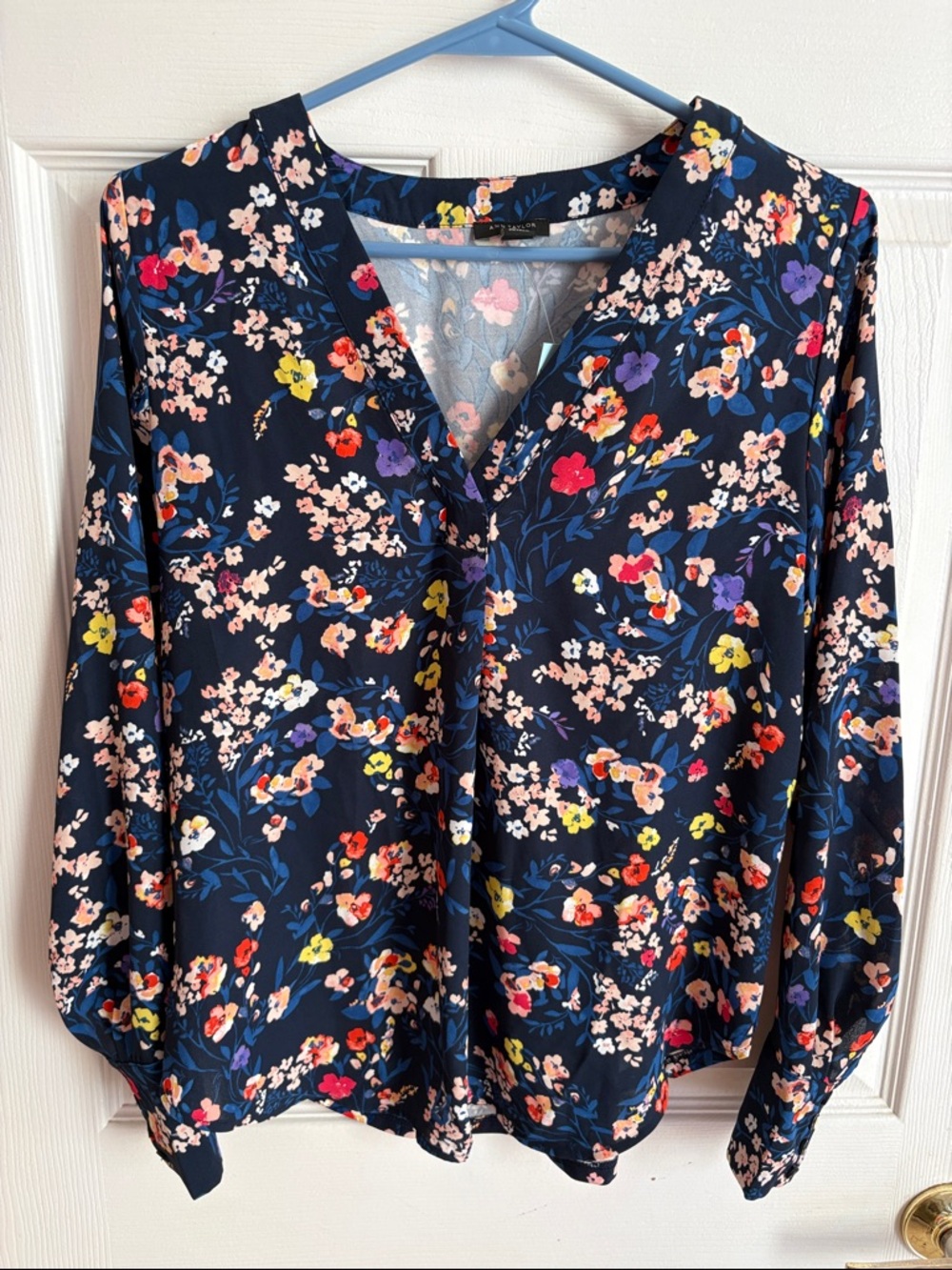 Ann Taylor petite NWT Navy Floral Split-Neck Long Sleeve Blouse size XXS petite